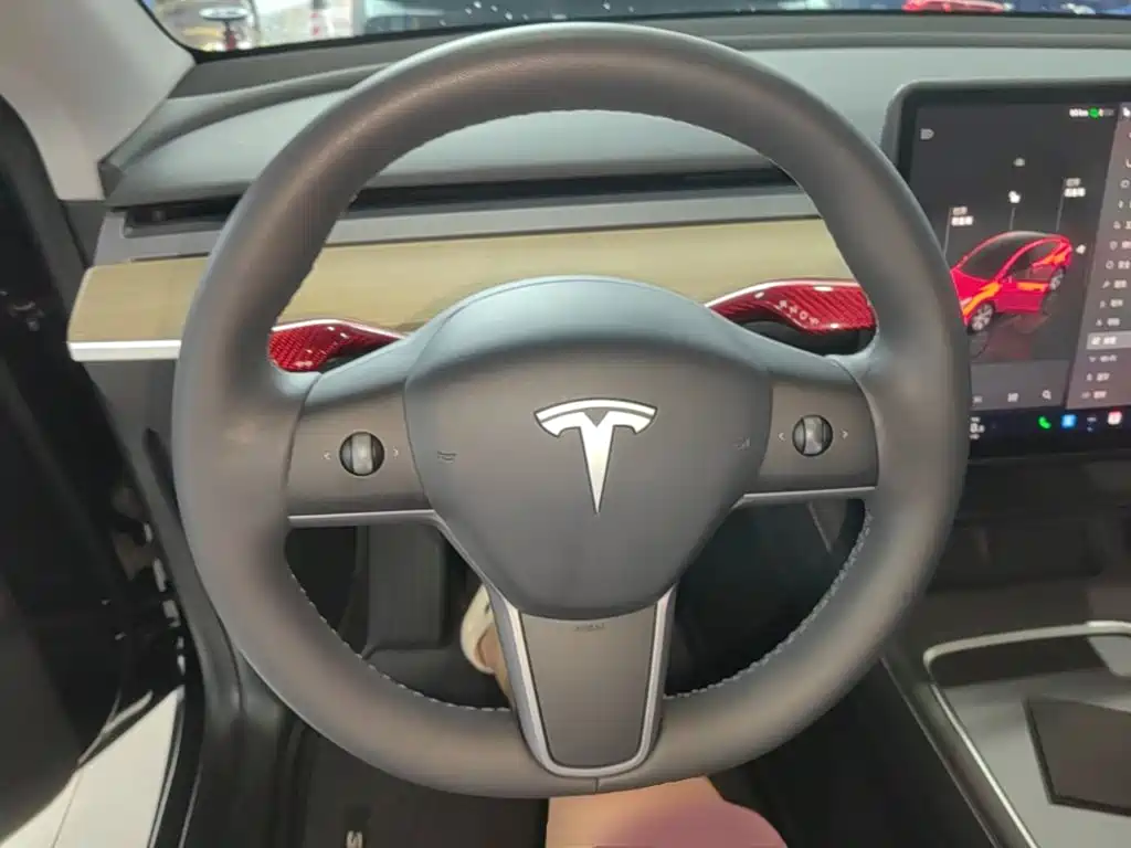 Tesla Model Y 2022 — фото 11