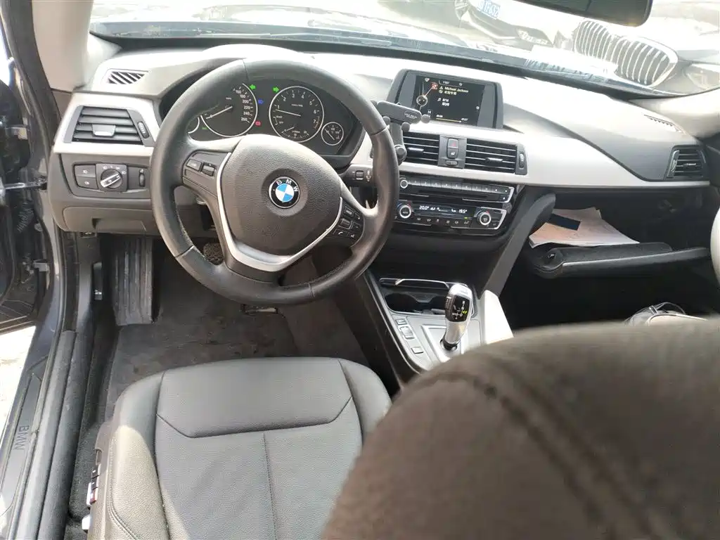 BMW 3 Series GT 2017 — фото 6