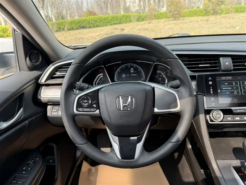 Honda Civic 2019 — фото 12