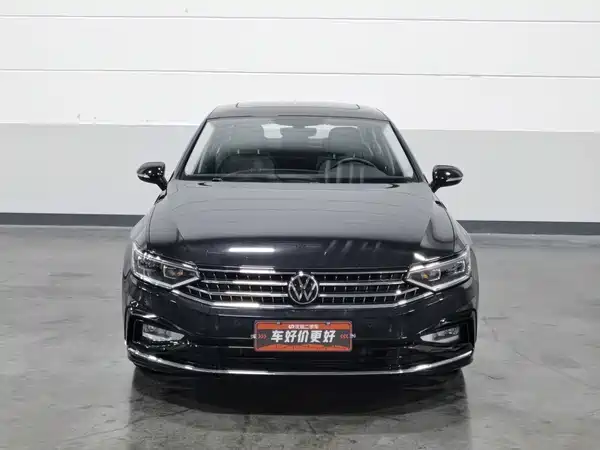 Volkswagen Magotan 2024