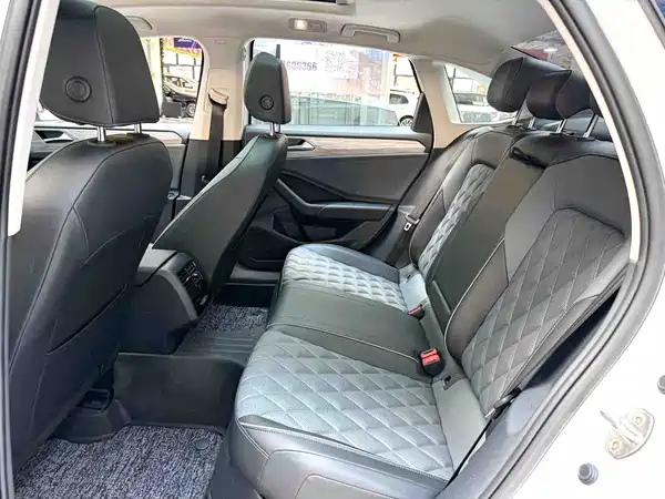 Volkswagen Sagitar 2023