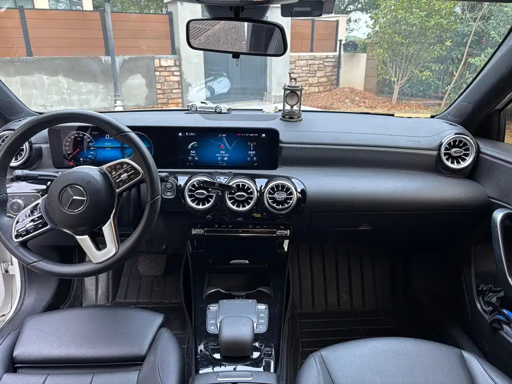 Mercedes-Benz A-Class 2022 — фото 6