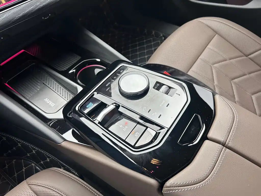 BMW i5 2025 — фото 9
