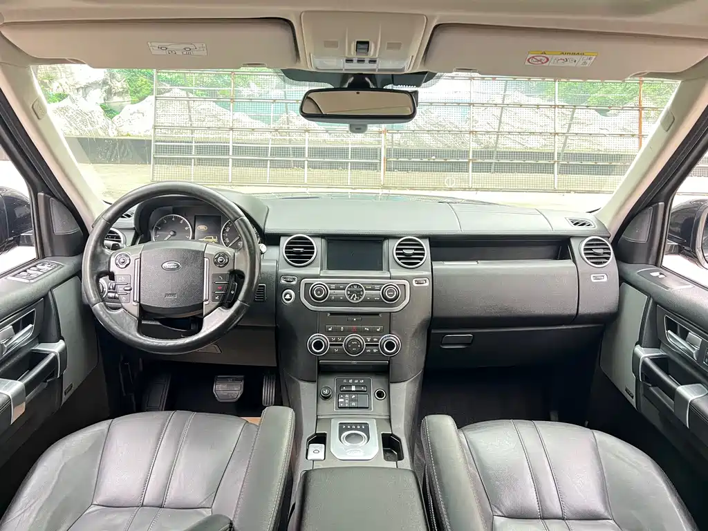 Land Rover Discovery 2015 — фото 9