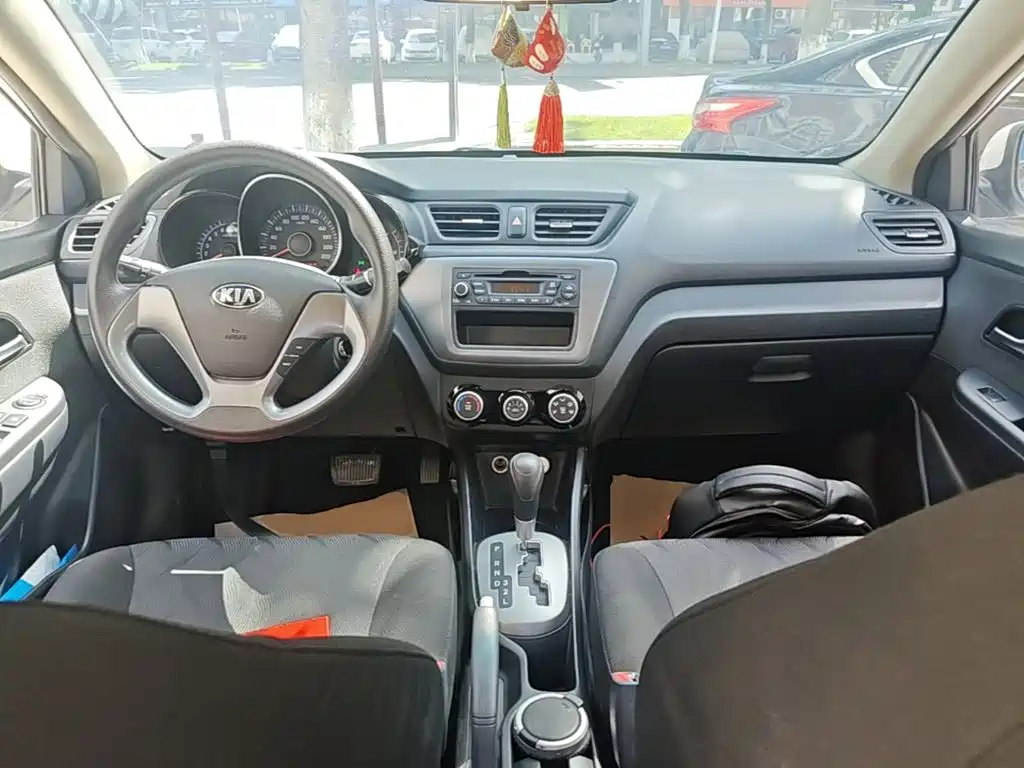 Kia K2 2015 — фото 10