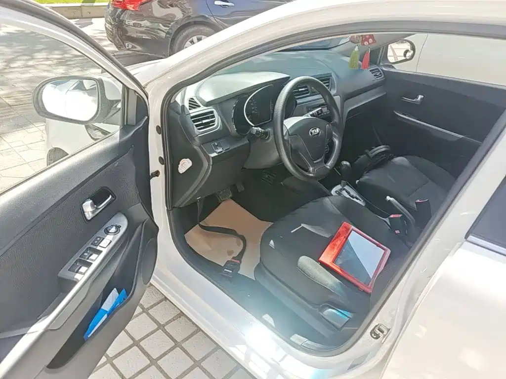 Kia K2 2015 — фото 16