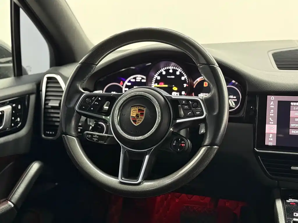 Porsche Cayenne Hybrid 2020 — фото 29
