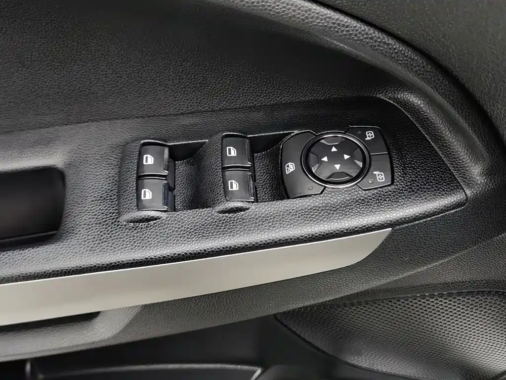 Ford EcoSport 2018 — фото 9