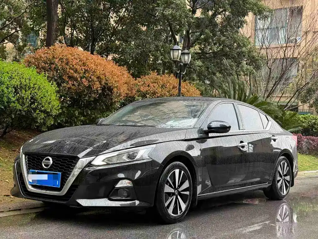 Nissan Teana 2022 — фото 1