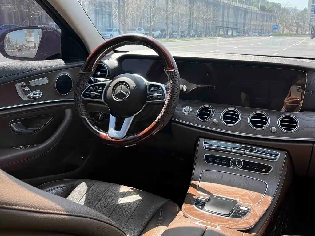 Mercedes-Benz E-Class 2019 — фото 8