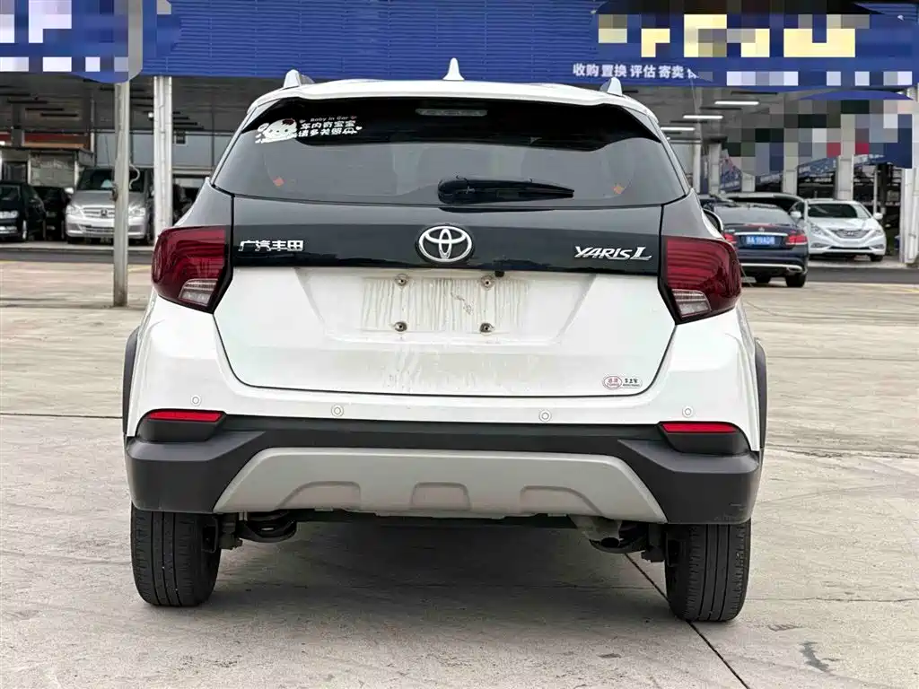 Toyota Yaris L 2022 — фото 6
