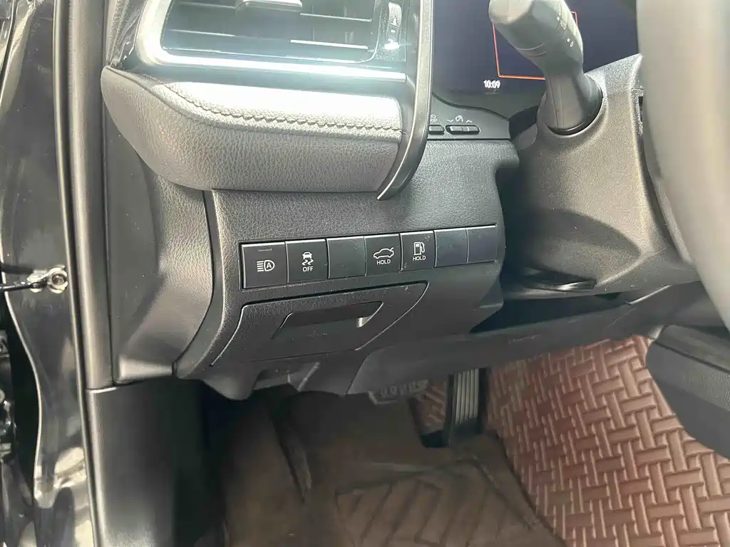 Toyota Camry 2022 — фото 13