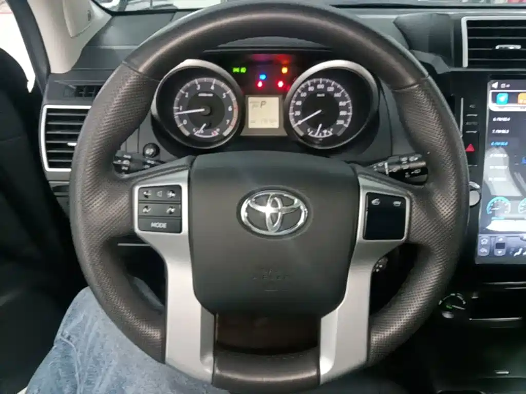 Toyota Prado 2017 — фото 11