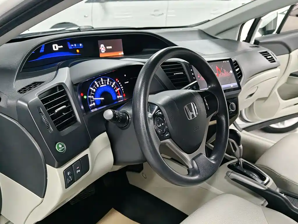 Honda Civic 2016 — фото 16