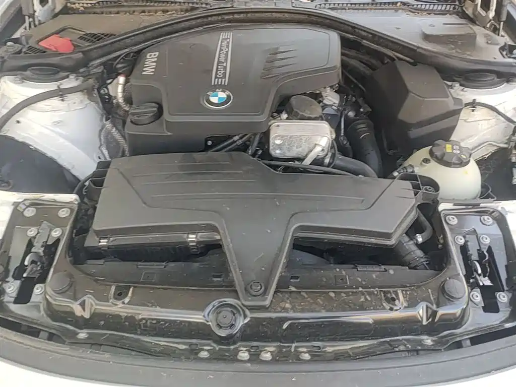 BMW 3 Series 2015 — фото 20