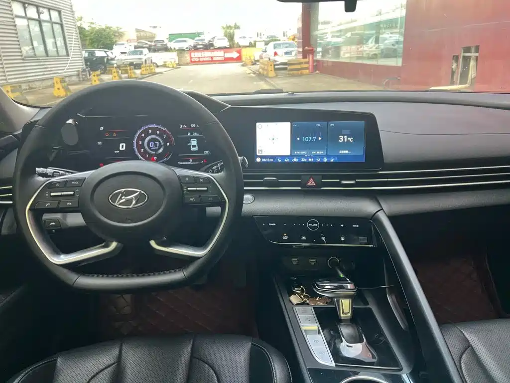 Hyundai Elantra 2021