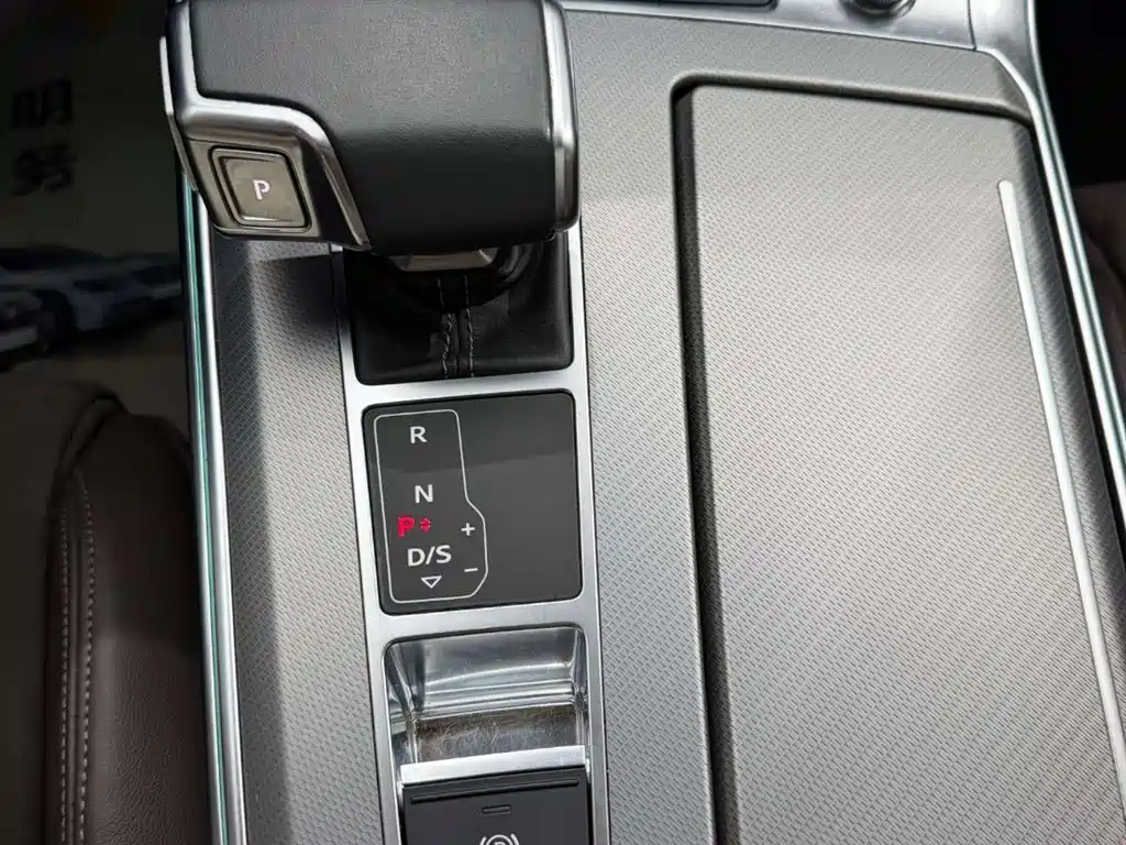 Audi A7L 2022 — фото 23