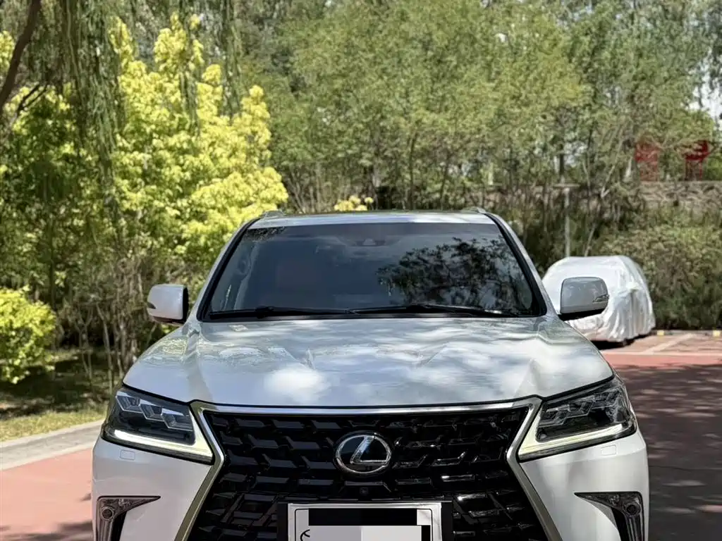Lexus LX 2016