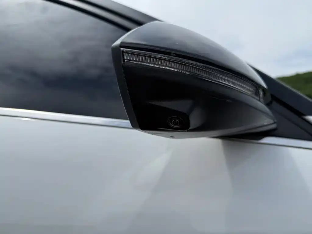 Hyundai Elantra 2022 — фото 12
