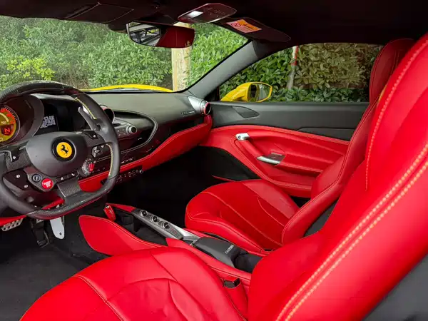 Ferrari F8 2021