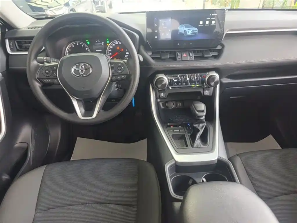 Toyota RAV4 2026 — фото 10