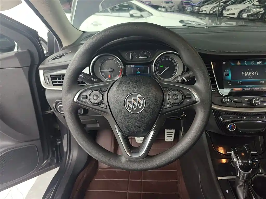 Buick Verano 2017 — фото 11