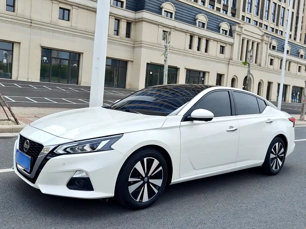 Nissan Teana 2021 — фото 1