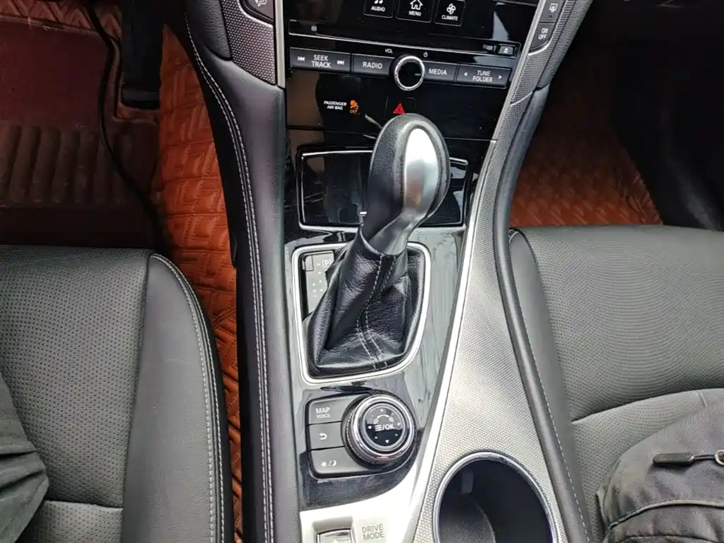 Infiniti Q50L 2017 — фото 14