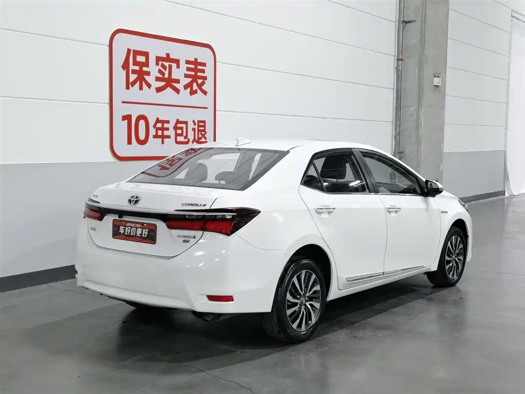 Toyota Corolla 2018 — фото 2