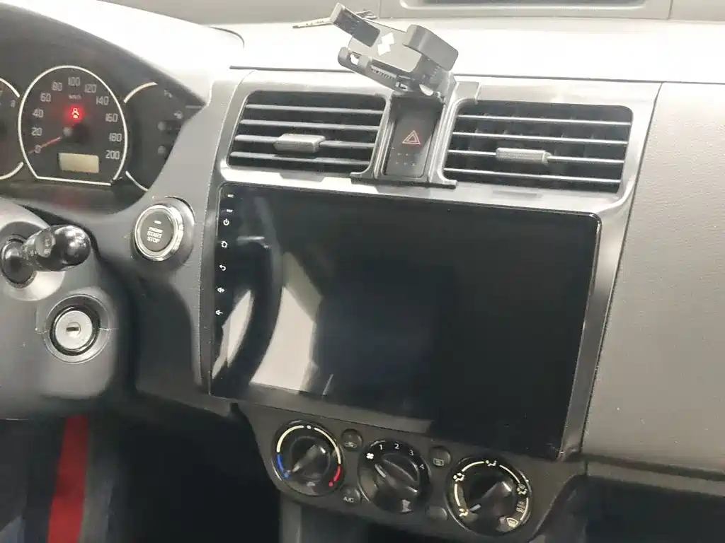Suzuki Swift 2014 — фото 11