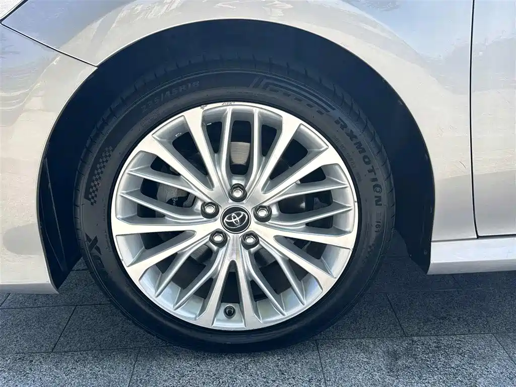 Toyota Camry 2019 — фото 15