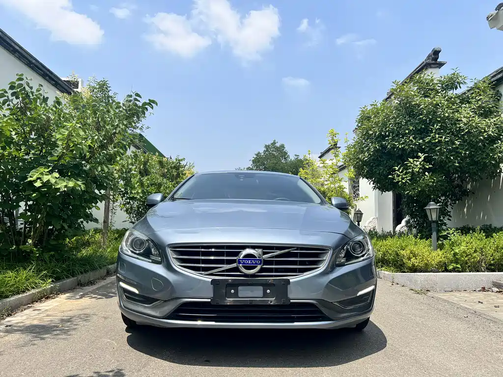 Volvo S60 2016 — фото 2