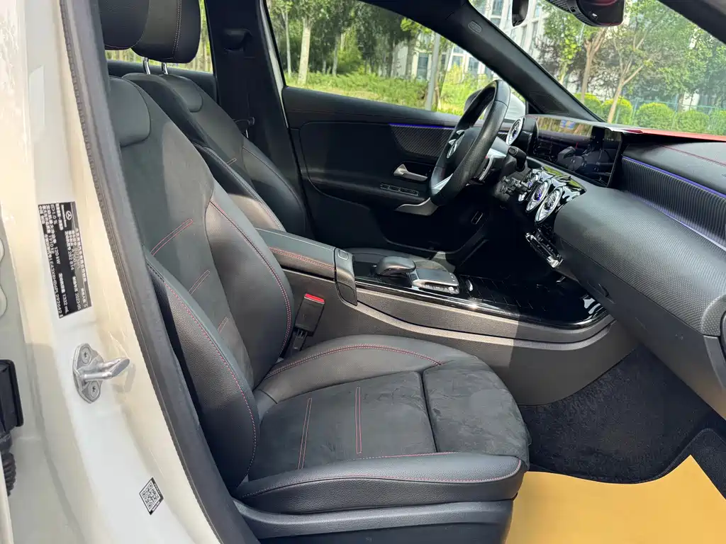 Mercedes-Benz A-Class 2023 — фото 16