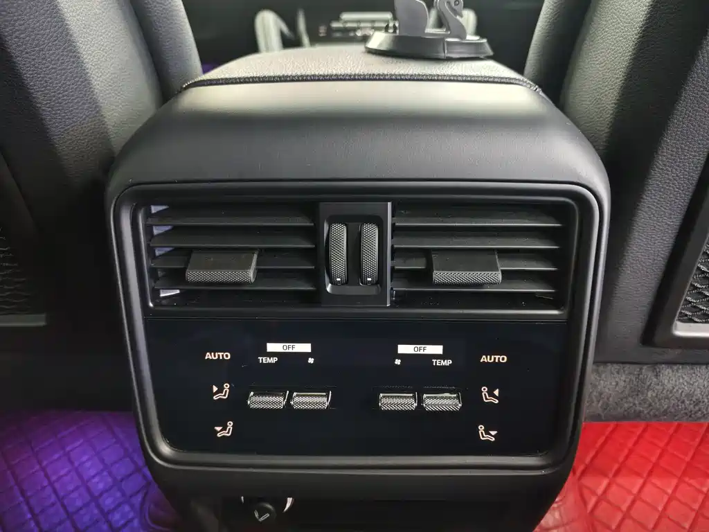 Porsche Cayenne 2023 — фото 16