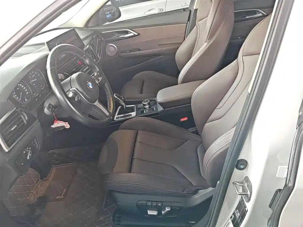 BMW 1 Series 2022 — фото 15