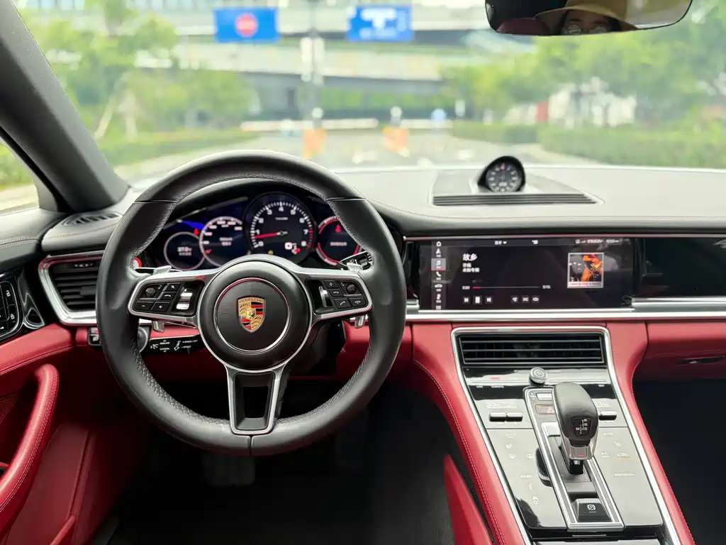 Porsche Panamera 2019 — фото 13