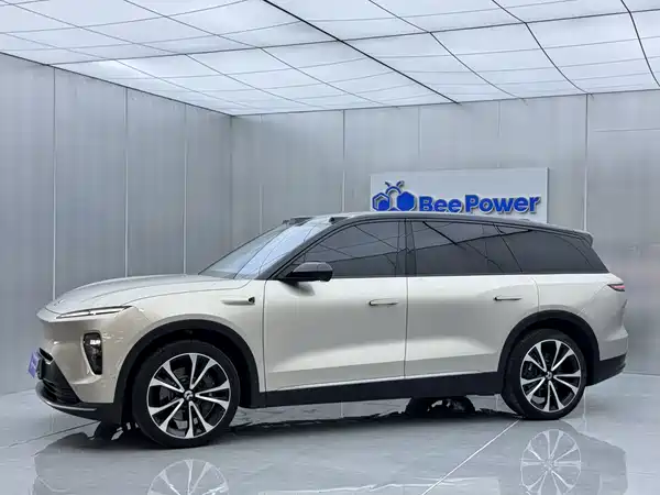 NIO ES8 2023
