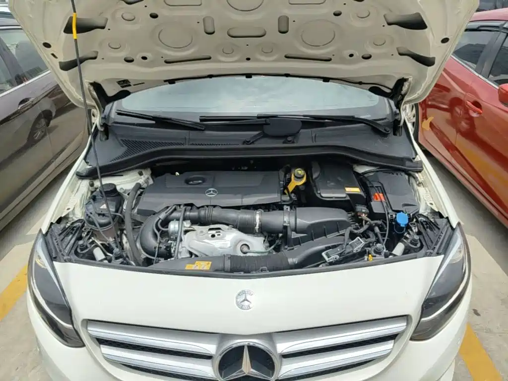 Mercedes-Benz B-Class 2016 — фото 20