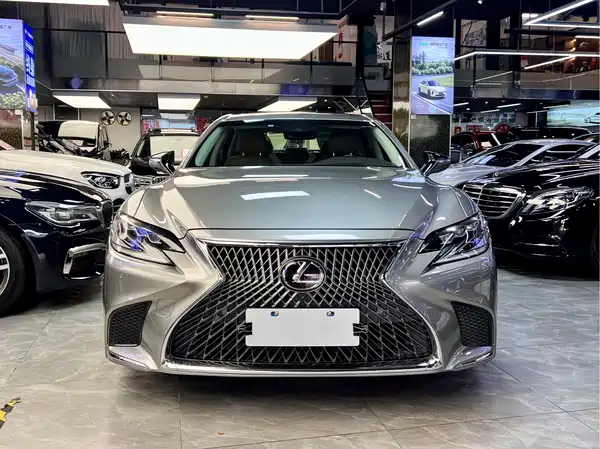 Lexus LS 2018