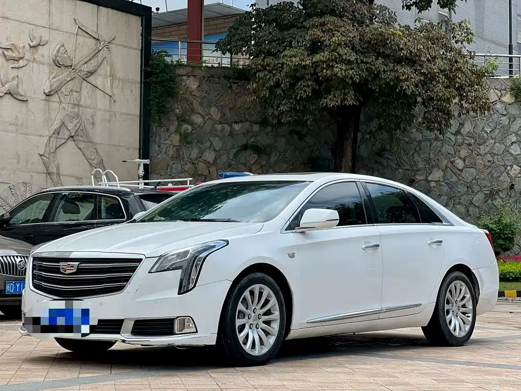 Cadillac XTS 2019 — фото 1