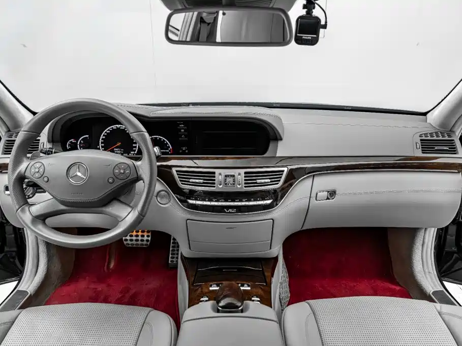 Mercedes-Benz S-Class AMG 2010 — фото 34
