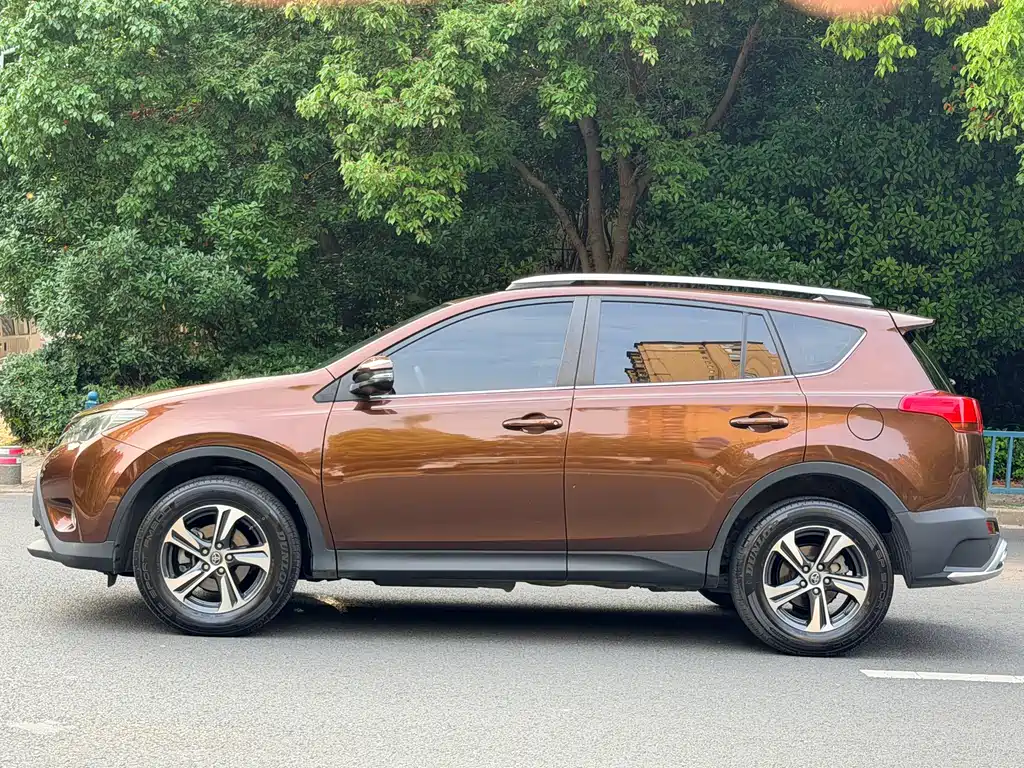 Toyota RAV4 2015