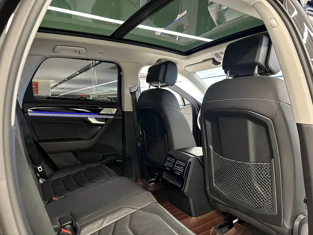 Volkswagen Touareg 2019 — фото 16