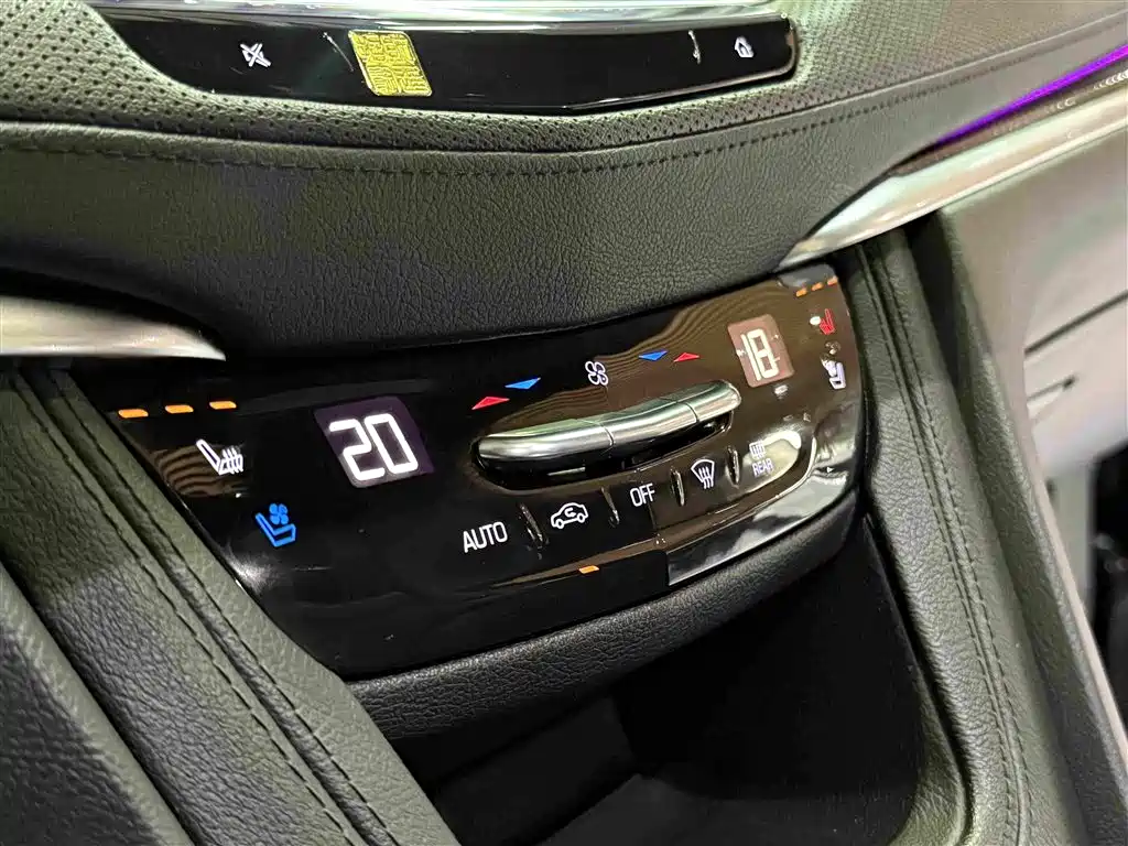 Cadillac XT5 2022 — фото 15