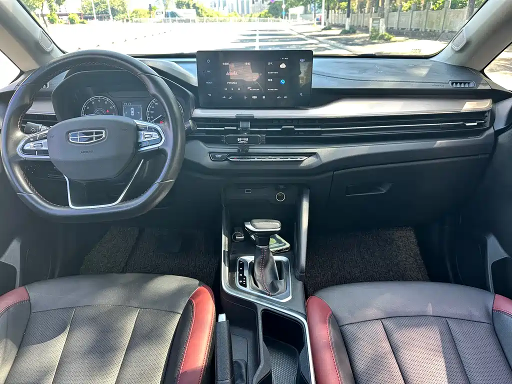 Geely Vision X3 2022 — фото 15