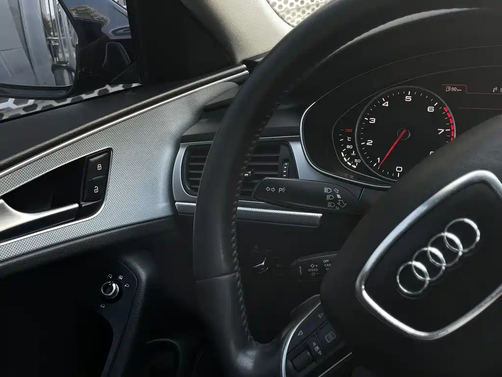 Audi A6L 2015 — фото 18