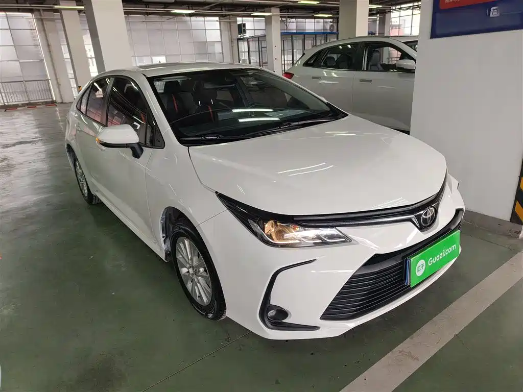 Toyota Corolla 2023 — фото 4