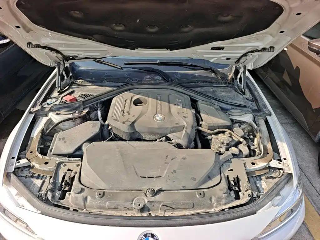 BMW 3 Series 2019 — фото 16