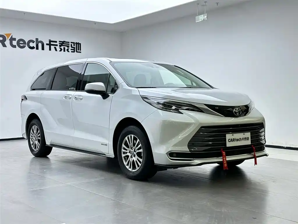 Toyota Sienna 2023 — фото 2
