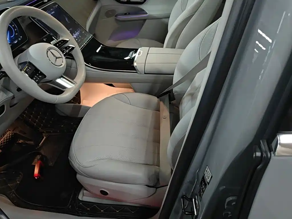 Mercedes-Benz EQE SUV 2023 — фото 15